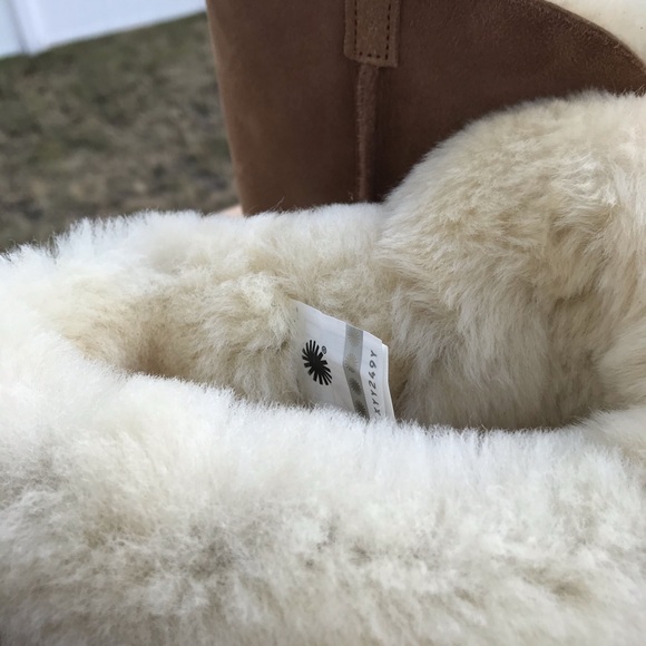 UGG Bailey Bow II Velvet Ribbon - Picture 3 of 8